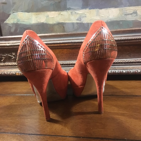 Orange suede H by Halston heels size 7 - Picture 3 of 8